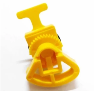 Proton Satria, GTi, Waja, Wira, Persona, Jumbuck Arena, Gen2, Savvy, Perdana, Eterna V6 windscreen retaining clip